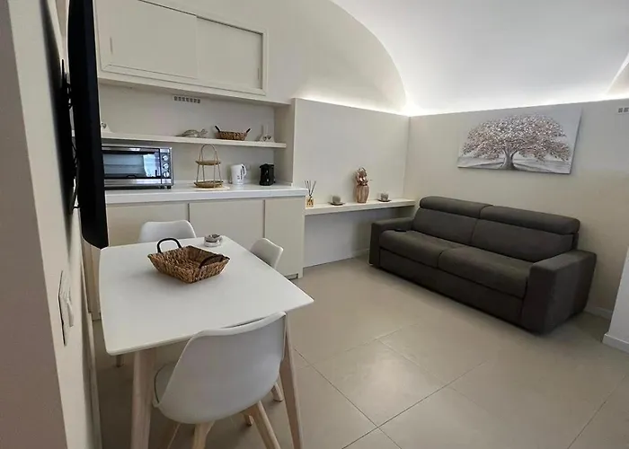Ursino House